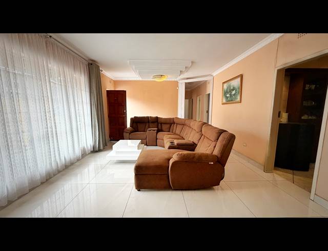 6 BEDROOM HOUSE FOR SALE IN NORKEM PARK